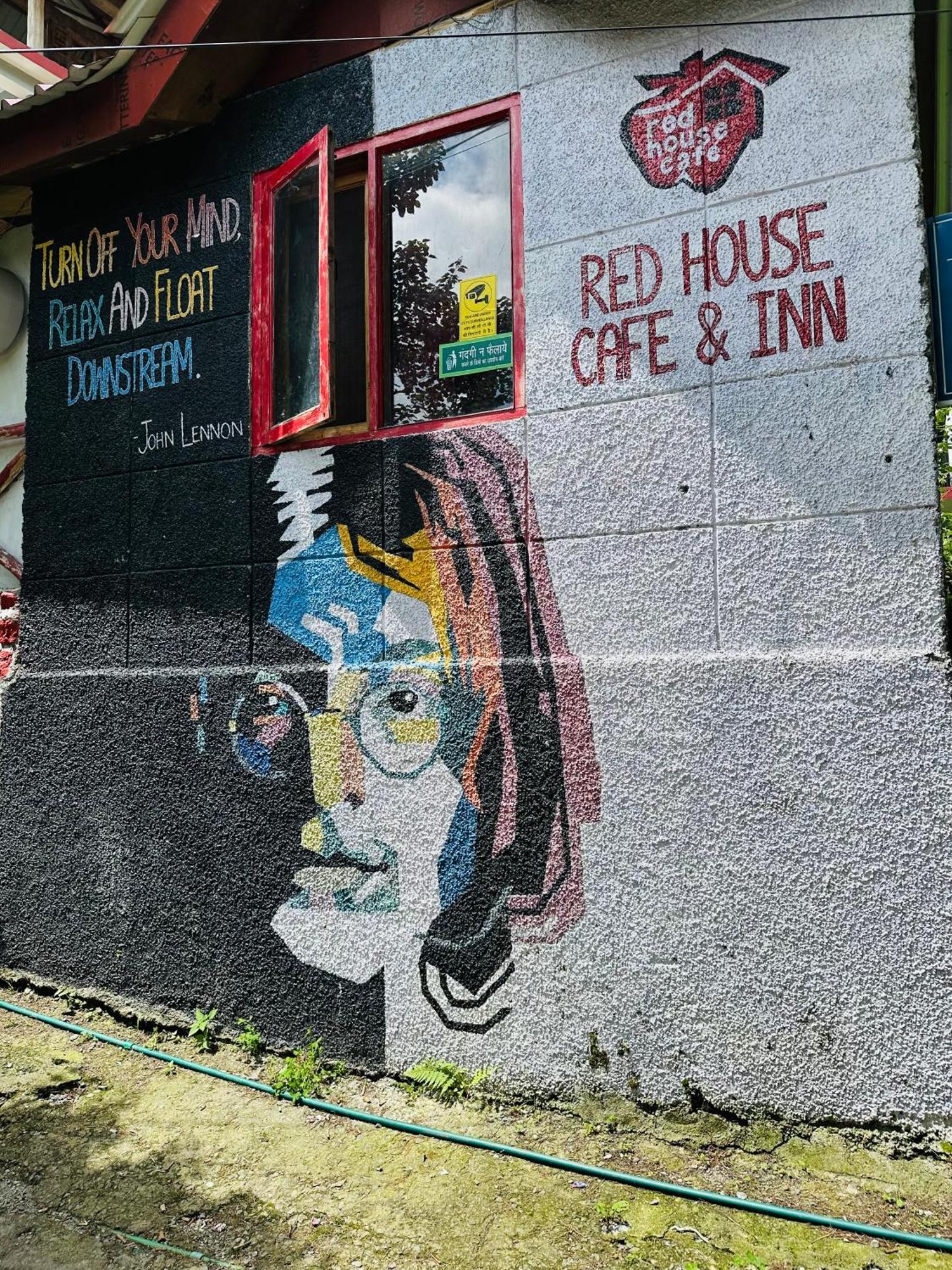 Red House Cafe And Inn Manali  Luaran gambar