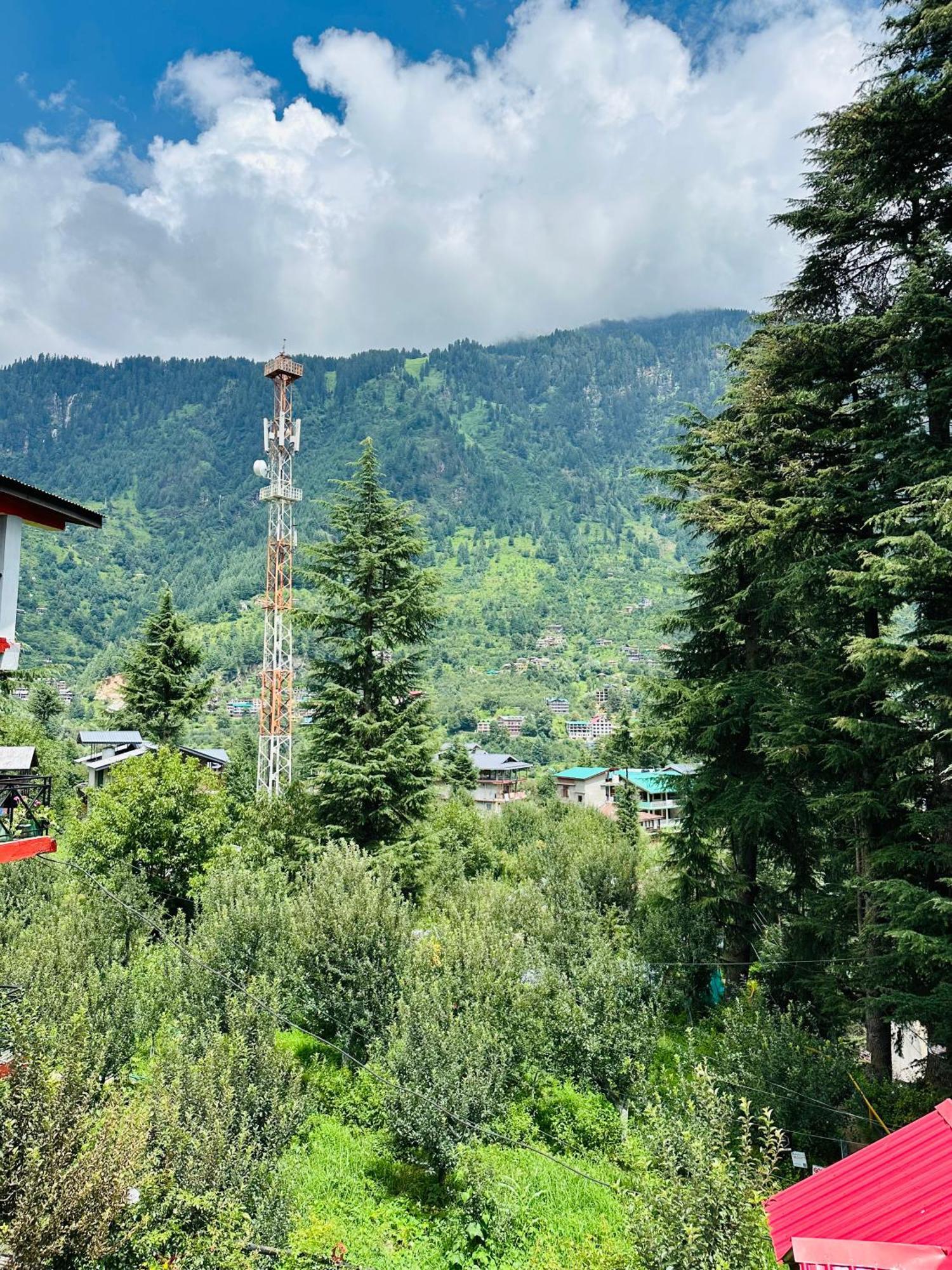 Red House Cafe And Inn Manali  Luaran gambar